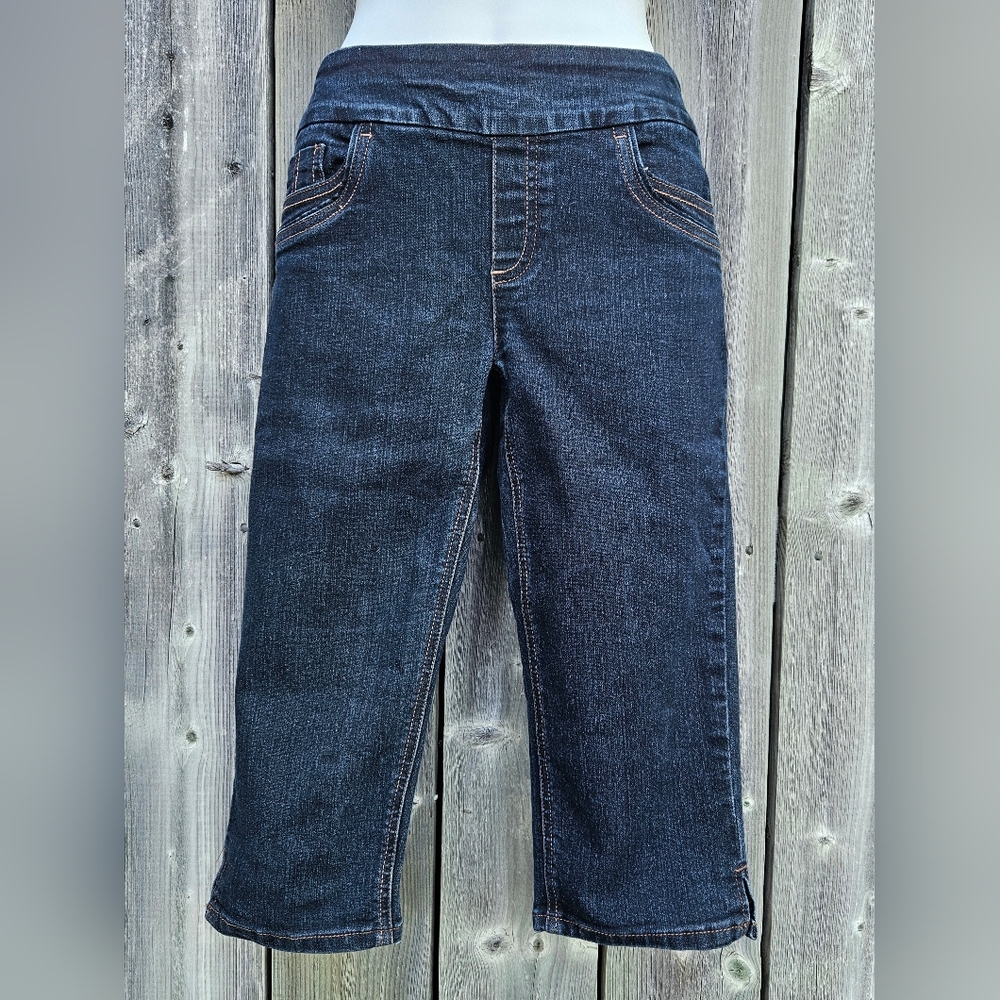 Reitmans blue denim capri pants